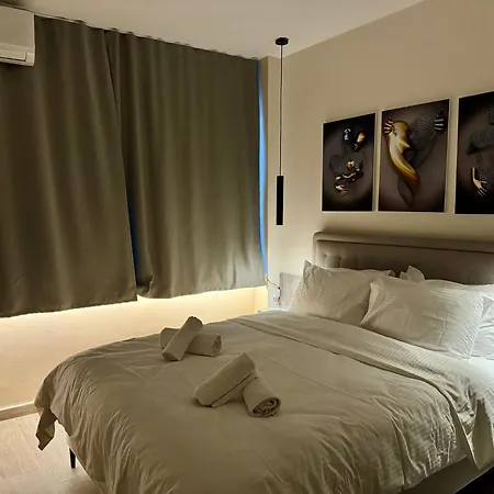 Private Mini Suite-netflix *